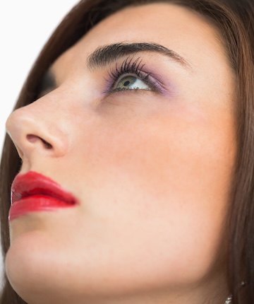 Göz Kapağı Estetiği: Genç ve Canlı Bir Bakış İçin Çözüm Blog Post Görseli